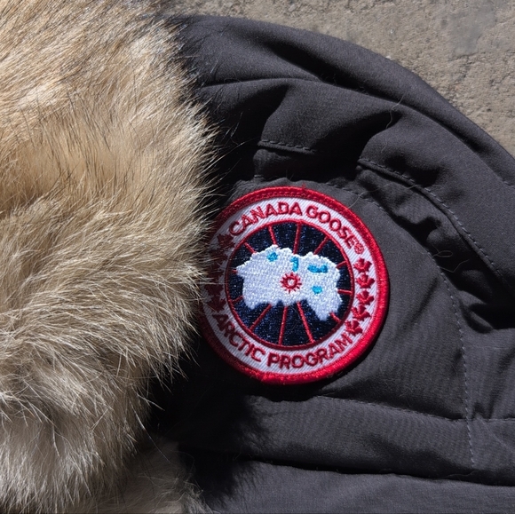 Canada Goose Aviator Gray Hat with Fur Trim Size L-XL NWOT - Picture 2 of 4